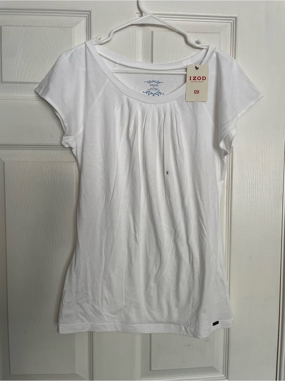 NWT 100% Cotton IZOD Womens size Small White Short Sleeve Scoop Neck Pleated Tee